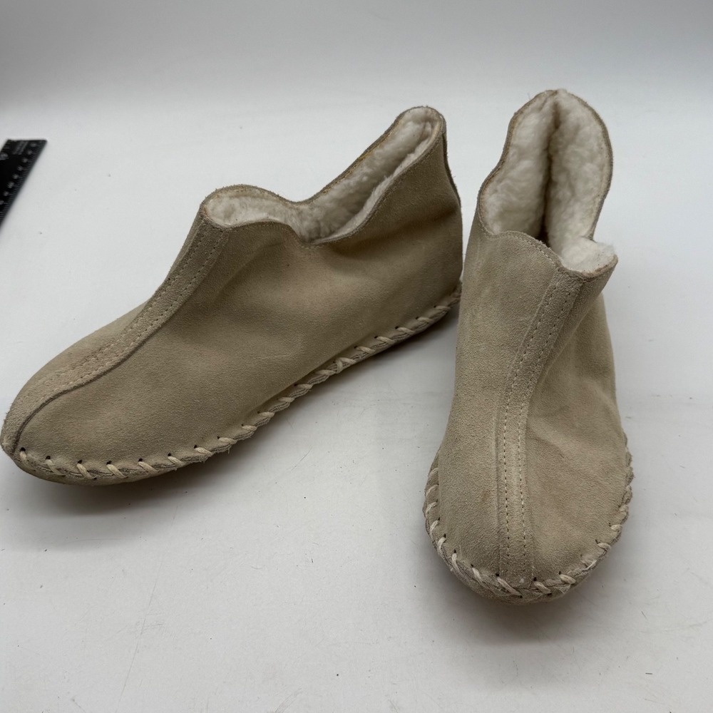 Tru-Stitch Sheepskin Moccasin Slippers Womens 7M Tan Suede Shearling Made in USA